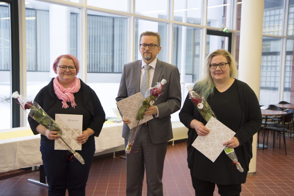kuva-2-tiedeviestijapalkinto-henna-syrjala-timo-rothovius-ja-tanja-sihvonen.