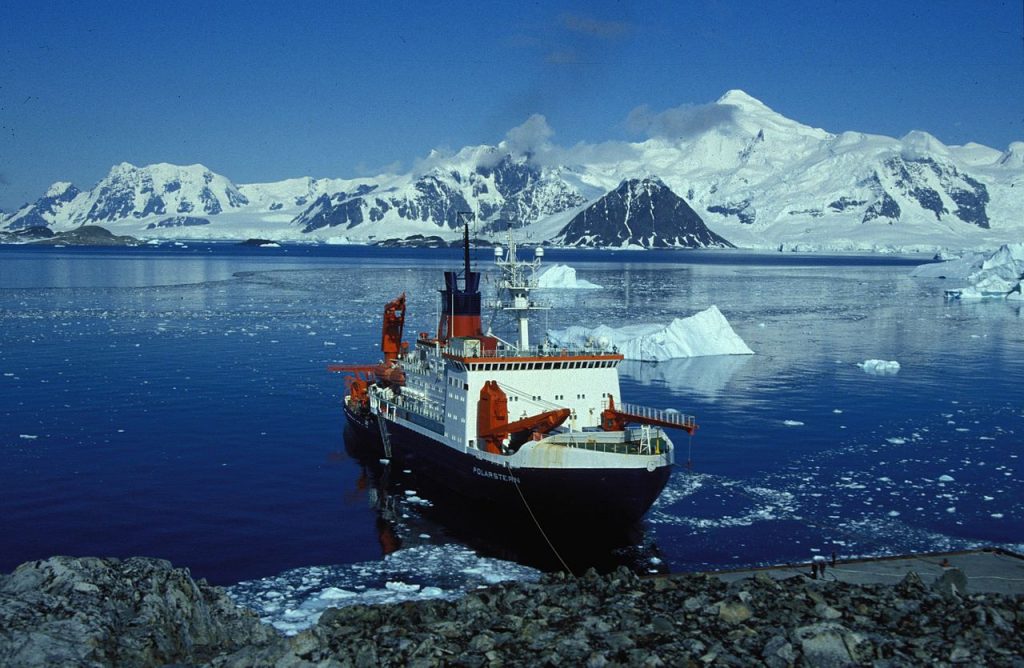 1280px-Polarstern_rothera_hg